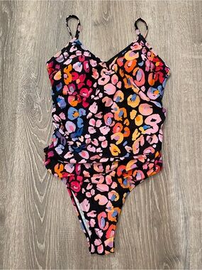 Womens Multicolor Leopard Print One-Piece Swimsuit size Small